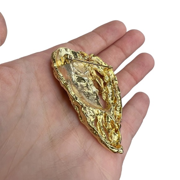 Shiny Gold Tone Art Nouveau Style Heart Shaped Lady Face Brooch - Picture 5 of 9